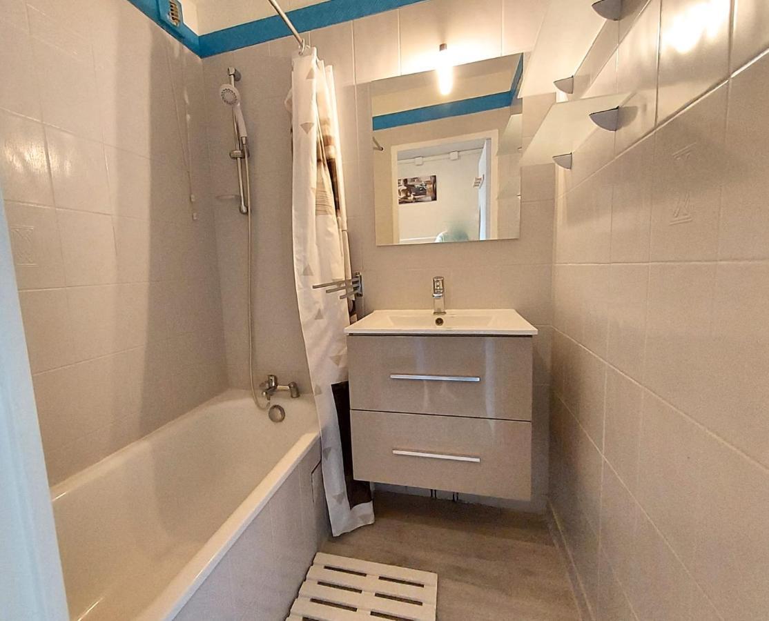 Апартаменты Hypercenter 27 M With Wifi And Shared Pool Фрежюс Экстерьер фото